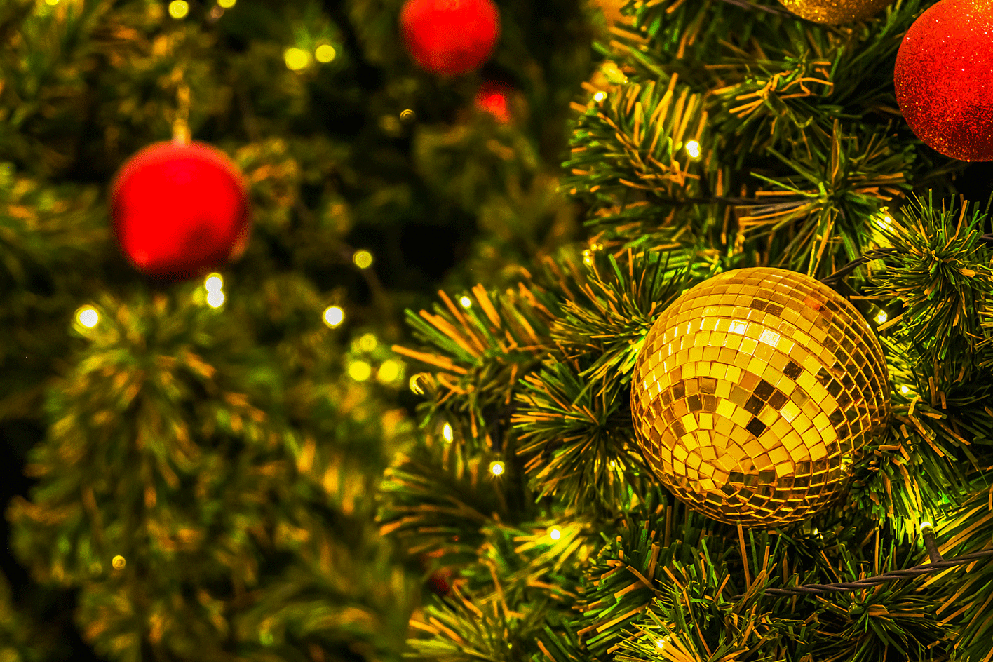 weihnachtsfeier-dj-berlin-disco Goldene Discokugel – DJ Weihnachtsfeier Berlin